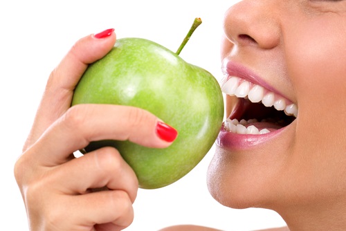 Od genů po jablko aneb Mýty spojené s péčí o dutinu ústní?